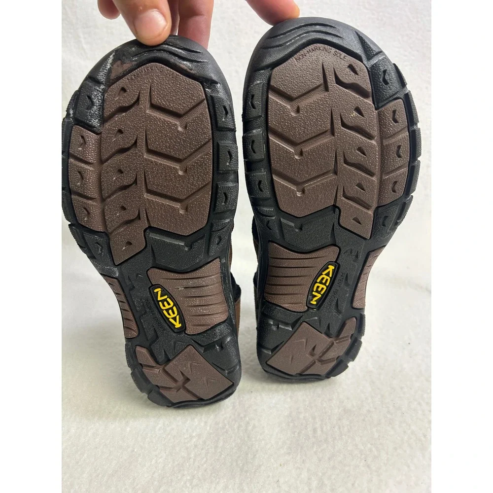 Gorpcore Hiking Outdoor KEEN Boys 5 Brown Newport H2 Waterproof Sport Sandals